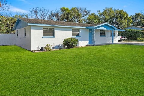 House in Lakeland, Florida 3 bedrooms, 111.85 sq.m. № 2259451 - photo 2