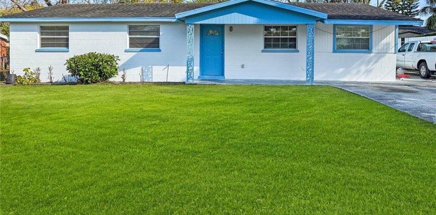 House in Lakeland, Florida 3 bedrooms, 111.85 sq.m. № 2259451