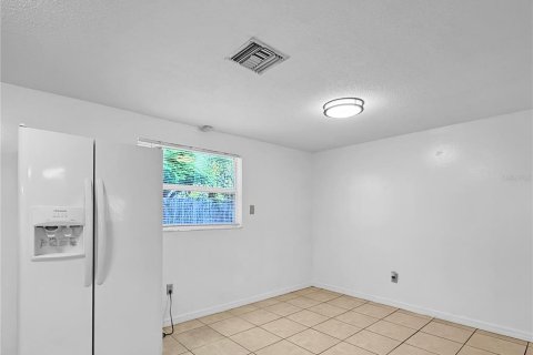 House in Lakeland, Florida 3 bedrooms, 111.85 sq.m. № 2259451 - photo 6