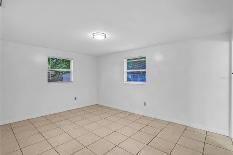 House in Lakeland, Florida 3 bedrooms, 111.85 sq.m. № 2259451 - photo 7