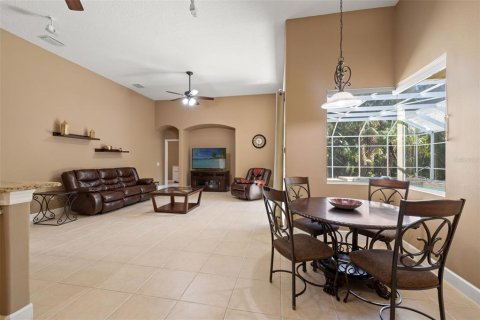 Villa ou maison à vendre à Tampa, Floride: 4 chambres, 252.97 m2 № 2416776 - photo 23