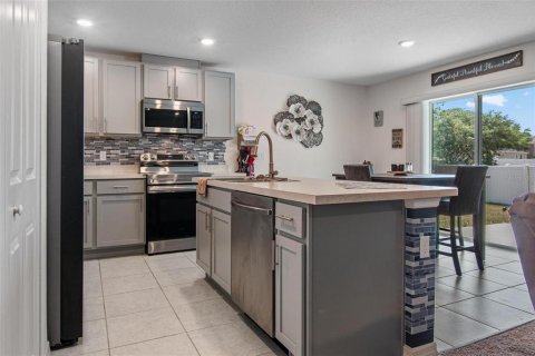 Villa ou maison à vendre à Kissimmee, Floride: 3 chambres, 134.15 m2 № 2207519 - photo 5