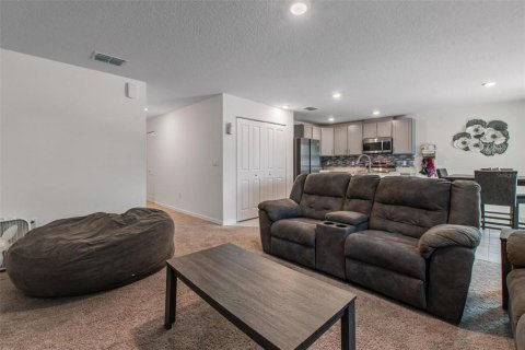 Villa ou maison à vendre à Kissimmee, Floride: 3 chambres, 134.15 m2 № 2207519 - photo 4