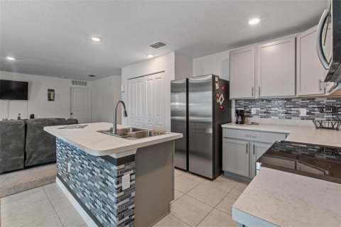 Villa ou maison à vendre à Kissimmee, Floride: 3 chambres, 134.15 m2 № 2207519 - photo 6