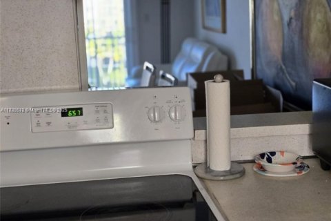 Condo in Aventura, Florida, 1 bedroom № 1814678 - photo 4