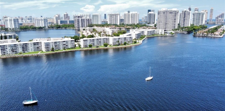 Condo in Aventura, Florida, 1 bedroom № 1814678