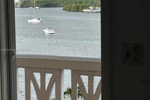 Condo in Aventura, Florida, 1 bedroom № 1814678 - photo 13