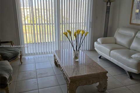 Condo in Aventura, Florida, 1 bedroom № 1814678 - photo 5