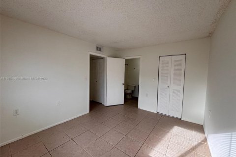 Снять в аренду кондоминиум в Уэст-Палм-Бич, Флорида 3 спальни, 86.4м2, № 1950364 - фото 20