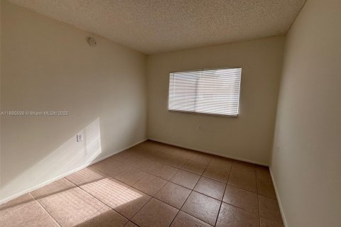 Снять в аренду кондоминиум в Уэст-Палм-Бич, Флорида 3 спальни, 86.4м2, № 1950364 - фото 13