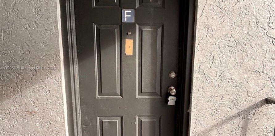 Кондоминиум с 3 спальнями в Уэст-Палм-Бич, Флорида № 1950364