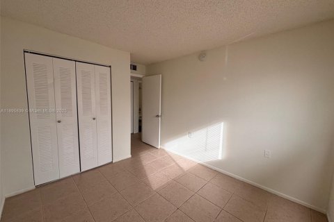 Снять в аренду кондоминиум в Уэст-Палм-Бич, Флорида 3 спальни, 86.4м2, № 1950364 - фото 12