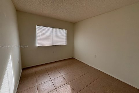 Снять в аренду кондоминиум в Уэст-Палм-Бич, Флорида 3 спальни, 86.4м2, № 1950364 - фото 11