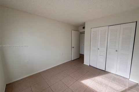 Снять в аренду кондоминиум в Уэст-Палм-Бич, Флорида 3 спальни, 86.4м2, № 1950364 - фото 14