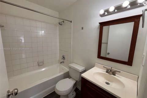 Снять в аренду кондоминиум в Уэст-Палм-Бич, Флорида 3 спальни, 86.4м2, № 1950364 - фото 15