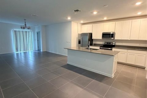 Casa en alquiler en Davenport, Florida, 5 dormitorios, 225.75 m2 № 2208959 - foto 2