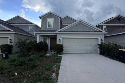 Casa en Davenport, Florida 5 dormitorios, 225.75 m2 № 2208959