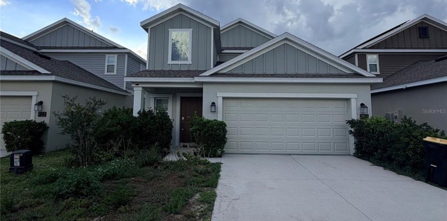 Casa en Davenport, Florida 5 dormitorios, 225.75 m2 № 2208959