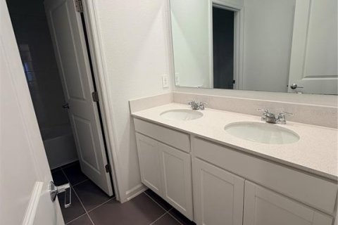 Casa en alquiler en Davenport, Florida, 5 dormitorios, 225.75 m2 № 2208959 - foto 24