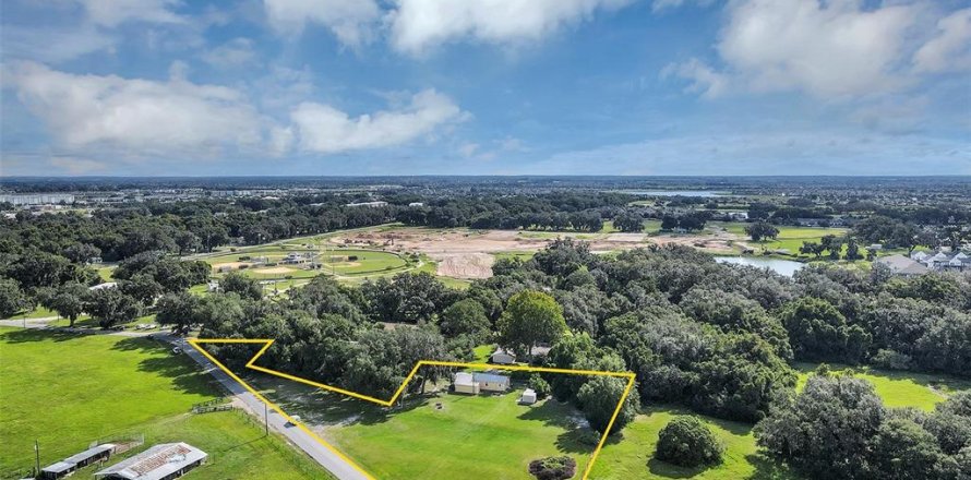 Villa ou maison à Wildwood, Floride 4 chambres, 124.49 m2 № 1913114