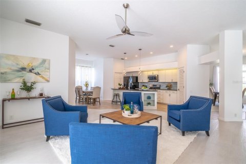 Villa ou maison à vendre à Oviedo, Floride: 4 chambres, 234.11 m2 № 2266632 - photo 10