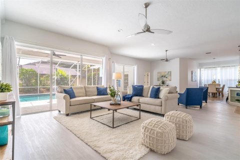 Villa ou maison à vendre à Oviedo, Floride: 4 chambres, 234.11 m2 № 2266632 - photo 3