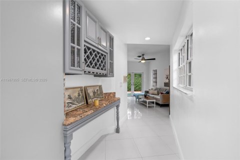 Villa ou maison à vendre à Coral Gables, Floride: 4 chambres, 258.92 m2 № 2064716 - photo 16