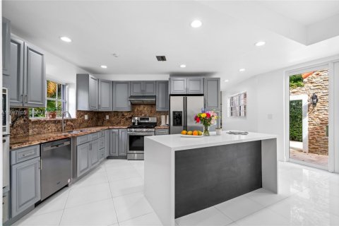 Villa ou maison à vendre à Coral Gables, Floride: 4 chambres, 258.92 m2 № 2064716 - photo 10