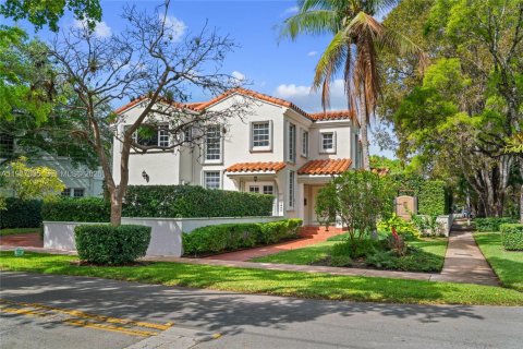 Villa ou maison à vendre à Coral Gables, Floride: 4 chambres, 258.92 m2 № 2064716 - photo 6