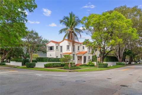 Villa ou maison à vendre à Coral Gables, Floride: 4 chambres, 258.92 m2 № 2064716 - photo 4