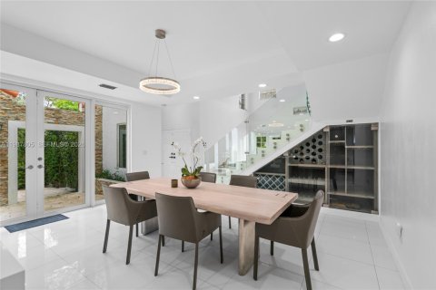 Villa ou maison à vendre à Coral Gables, Floride: 4 chambres, 258.92 m2 № 2064716 - photo 27