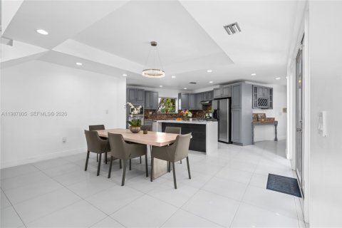 Villa ou maison à vendre à Coral Gables, Floride: 4 chambres, 258.92 m2 № 2064716 - photo 7