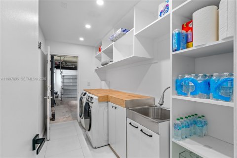 Villa ou maison à vendre à Coral Gables, Floride: 4 chambres, 258.92 m2 № 2064716 - photo 23