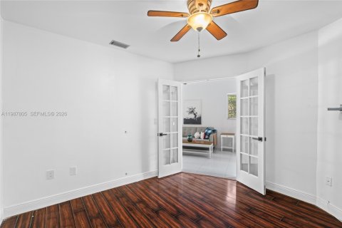 Villa ou maison à vendre à Coral Gables, Floride: 4 chambres, 258.92 m2 № 2064716 - photo 18