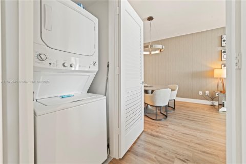 Copropriété à louer à Hollywood, Floride: 1 chambre, 78.97 m2 № 1933860 - photo 19