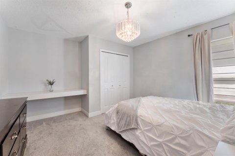 Villa ou maison à vendre à Port St. Lucie, Floride: 4 chambres, 212.37 m2 № 2393199 - photo 24