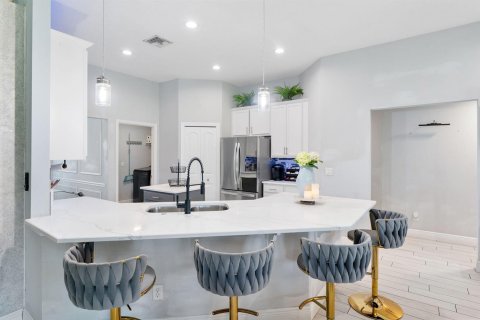 Villa ou maison à vendre à Port St. Lucie, Floride: 4 chambres, 212.37 m2 № 2393199 - photo 8