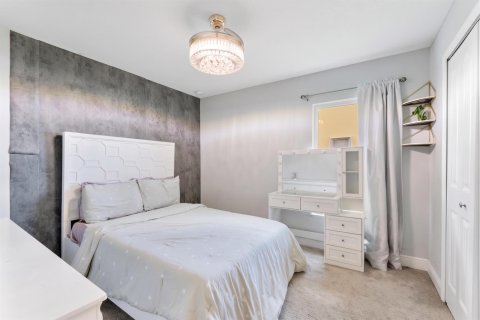 Villa ou maison à vendre à Port St. Lucie, Floride: 4 chambres, 212.37 m2 № 2393199 - photo 25