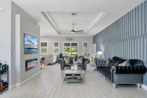 Villa ou maison à vendre à Port St. Lucie, Floride: 4 chambres, 212.37 m2 № 2393199 - photo 4