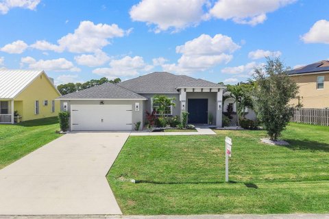 Villa ou maison à Port St. Lucie, Floride 4 chambres, 212.37 m2 № 2393199