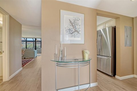 Condo in Sarasota, Florida, 2 bedrooms  № 1736264 - photo 3