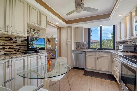 Condo in Sarasota, Florida, 2 bedrooms  № 1736264 - photo 16