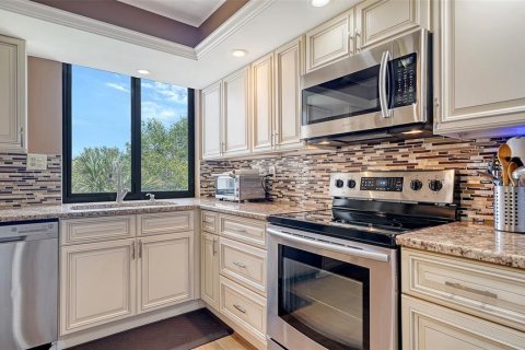 Condo in Sarasota, Florida, 2 bedrooms  № 1736264 - photo 17