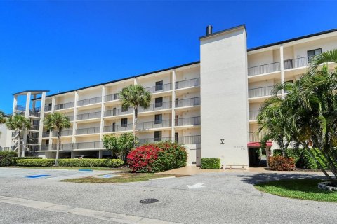 Condo in Sarasota, Florida, 2 bedrooms  № 1736264 - photo 1