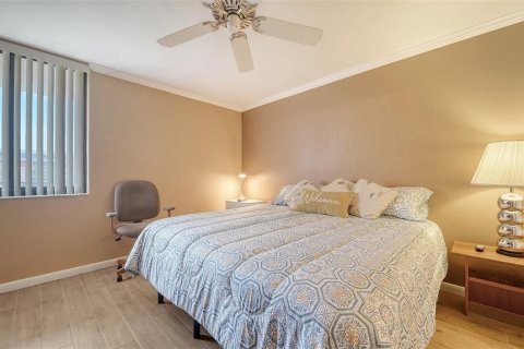 Condo in Sarasota, Florida, 2 bedrooms  № 1736264 - photo 26