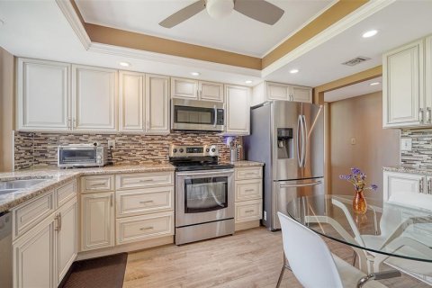 Condo in Sarasota, Florida, 2 bedrooms  № 1736264 - photo 14