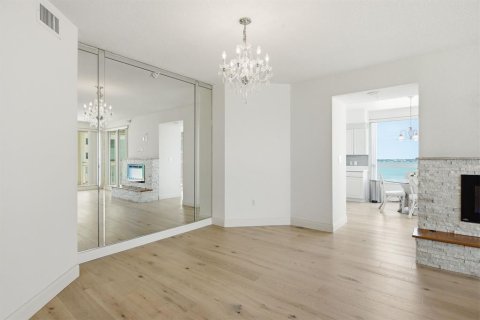 Снять в аренду кондоминиум в Клируотер, Флорида 6 комнат, 181.35м2, № 2138582 - фото 3