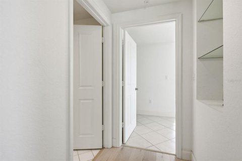 Снять в аренду кондоминиум в Клируотер, Флорида 6 комнат, 181.35м2, № 2138582 - фото 17