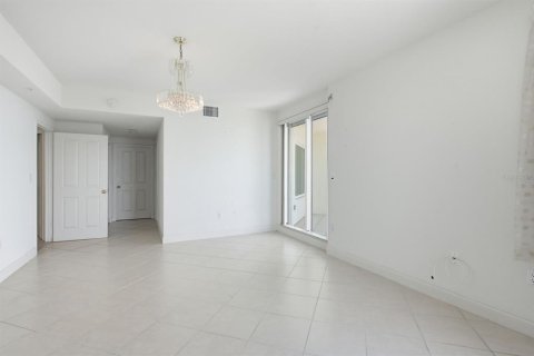 Снять в аренду кондоминиум в Клируотер, Флорида 6 комнат, 181.35м2, № 2138582 - фото 13