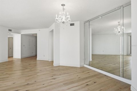 Снять в аренду кондоминиум в Клируотер, Флорида 6 комнат, 181.35м2, № 2138582 - фото 4